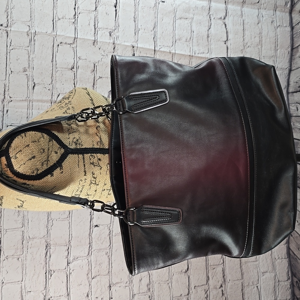 Simply Vera Vera Wang Handbag Wine and Black - Picture 6 of 15